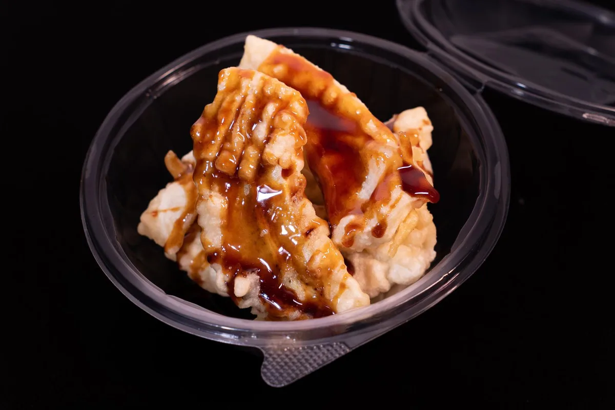 Banana tempura cu miso caramel
