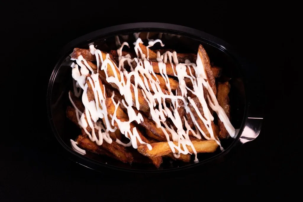 Cartofi prăjiți fire fries cu condimente