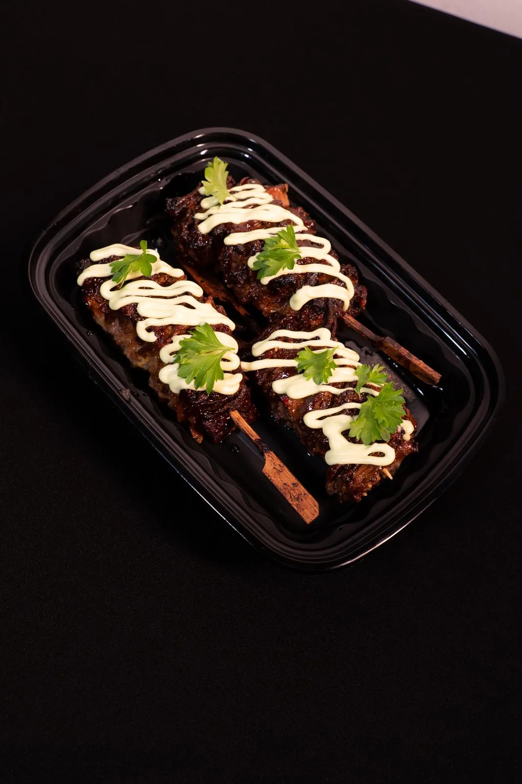 Frigărui premium de vită la grătar cu green fire mayo